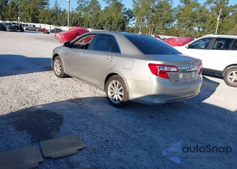 2013 Toyota Camry Hybrid Xle z USA, uszkodzony, nr VIN 4T1BD1FK1DU079832